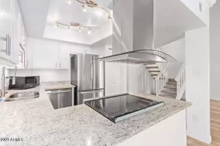 Photo #4: 6582293 Listing