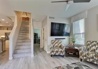 Photo #5: 6582300 Listing 