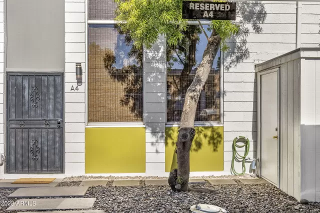 MLS: 6582496 Condo For Sale