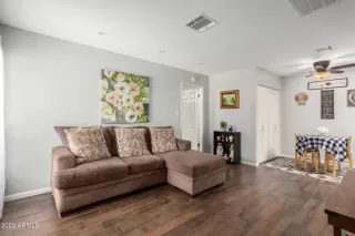 Photo #6: 6582610 Listing 