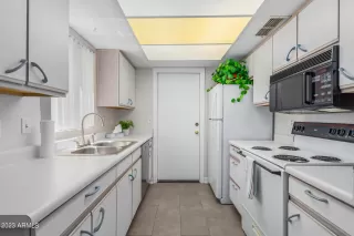 Photo #5: 6582659 Listing