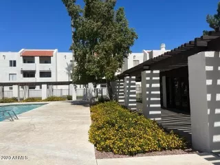 Photo #5: 6582852 Listing