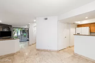 Photo #5: 6582952 Listing 