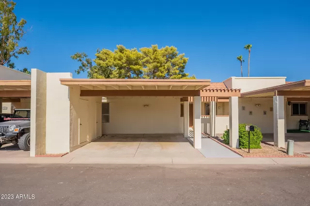 MLS: 6582992 Condo For Sale