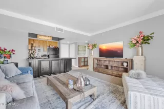 Photo #2: 6583022 Listing