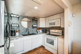 Photo #6: 6583042 Listing 