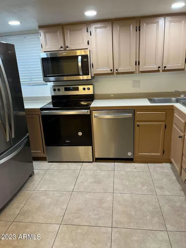 MLS: 6583072 Condo For Sale