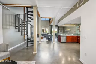 Photo #3: 6583101 Listing