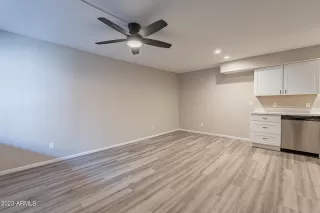 Photo #5: 6583197 Listing