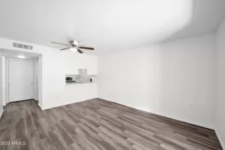 Photo #6: 6583413 Listing