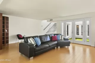 Photo #4: 6583425 Listing