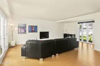 Photo #6: 6583425 Listing