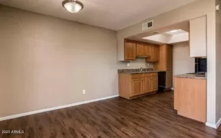 Photo #5: 6583762 Listing