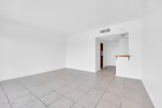 Photo #3: 6583957 Listing