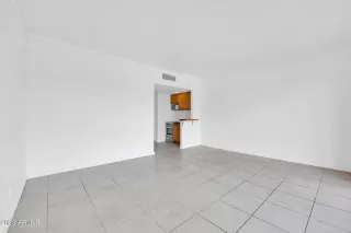 Photo #4: 6583957 Listing