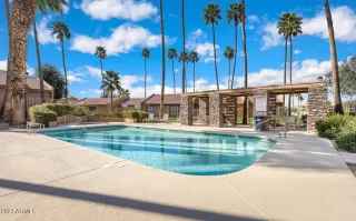 Photo #5: 6583959 Listing