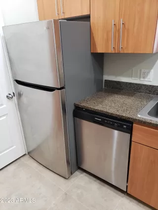 Photo #5: 6584106 Listing