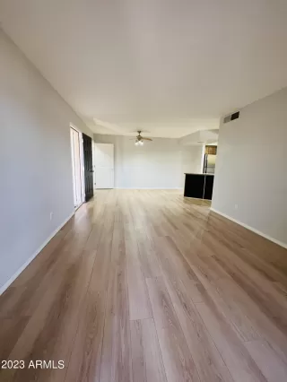 Photo #5: 6584610 Listing