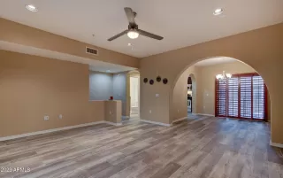 Photo #5: 6584634 Listing