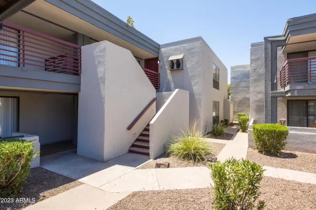 MLS: 6584910 Condo For Sale