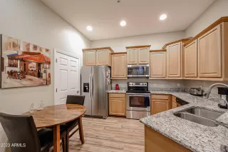 Photo #4: 6584969 Listing