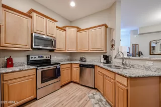 Photo #5: 6584969 Listing