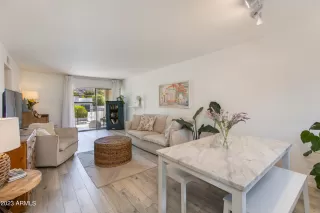 Photo #5: 6585003 Listing