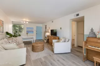 Photo #6: 6585003 Listing