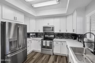 Photo #5: 6585232 Listing