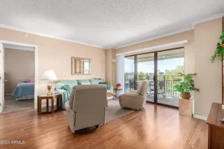 Photo #3: 6585304 Listing