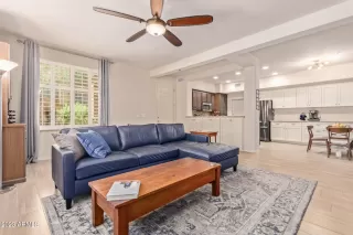 Photo #4: 6585357 Listing