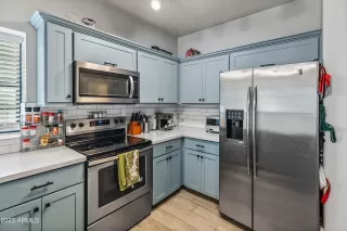 Photo #5: 6585600 Listing