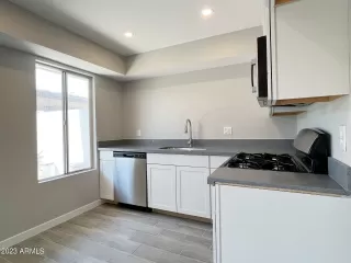 Photo #6: 6585630 Listing