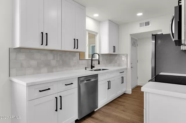 MLS: 6585802 Condo For Sale