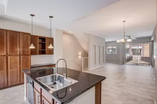 Photo #6: 6585822 Listing