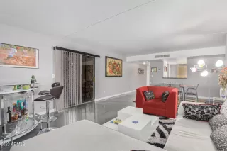 Photo #2: 6585828 Listing