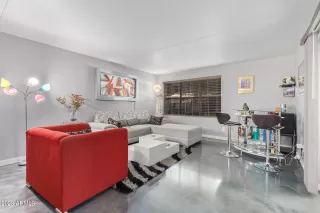 Photo #3: 6585828 Listing