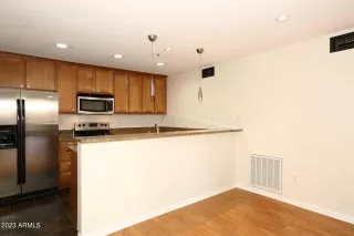 Photo #6: 6586022 Listing