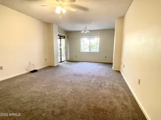 Photo #6: 6586208 Listing