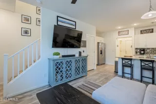 Photo #4: 6586340 Listing