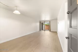 Photo #4: 6586356 Listing