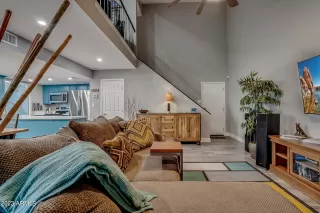 Photo #2: 6586416 Listing