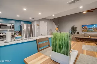 Photo #5: 6586416 Listing