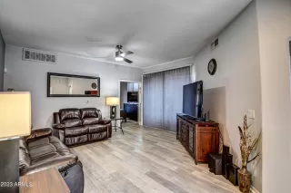 Photo #4: 6586495 Listing