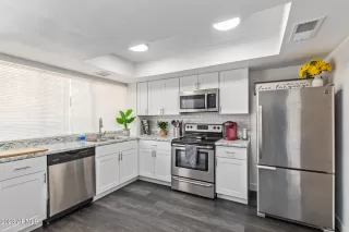 Photo #5: 6586557 Listing 