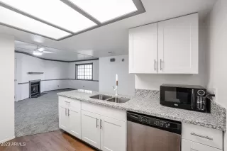 Photo #4: 6586614 Listing