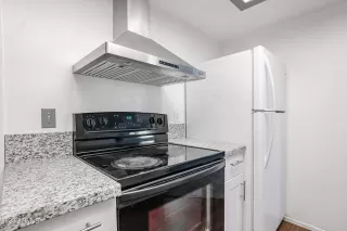 Photo #5: 6586614 Listing