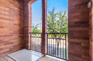 Photo #5: 6586620 Listing