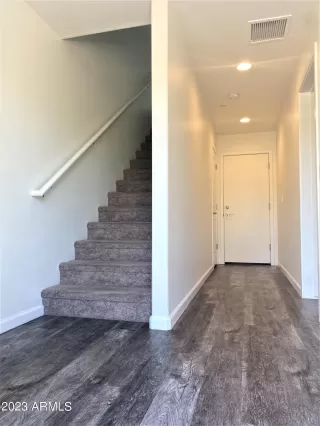 Photo #5: 6586692 Listing