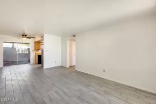 Photo #6: 6586709 Listing 